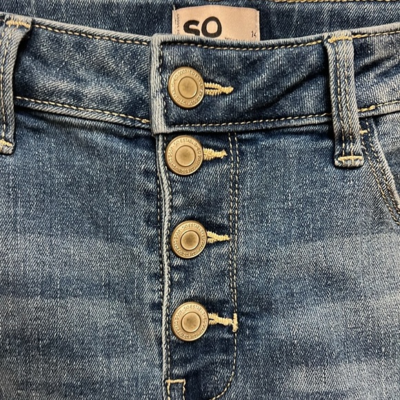 SO Distressed Jeans in Medium Wash, Size 14, EUC - Picture 8 of 11